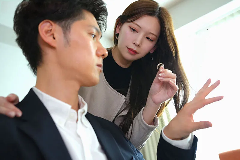 Người vợ đi đi giã ngoại, gã chồng ở nhà bị nhỏ em cô vợ gạ làm tình không trượt phát nào