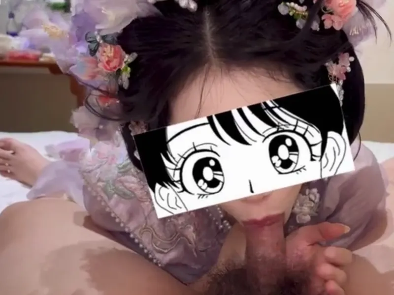 Gái xinh trong bộ đồ búp bê mút thằng nhỏ cực đã